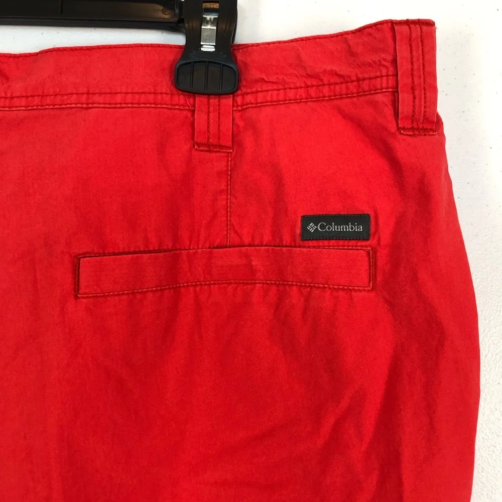 Columbia Flat Front Casual Chino Shorts Men's Size 40W Red Mid Rise‎ Pockets